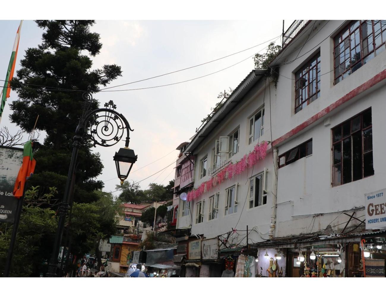 Event-First Bunkotel Mussoorie Exterior foto